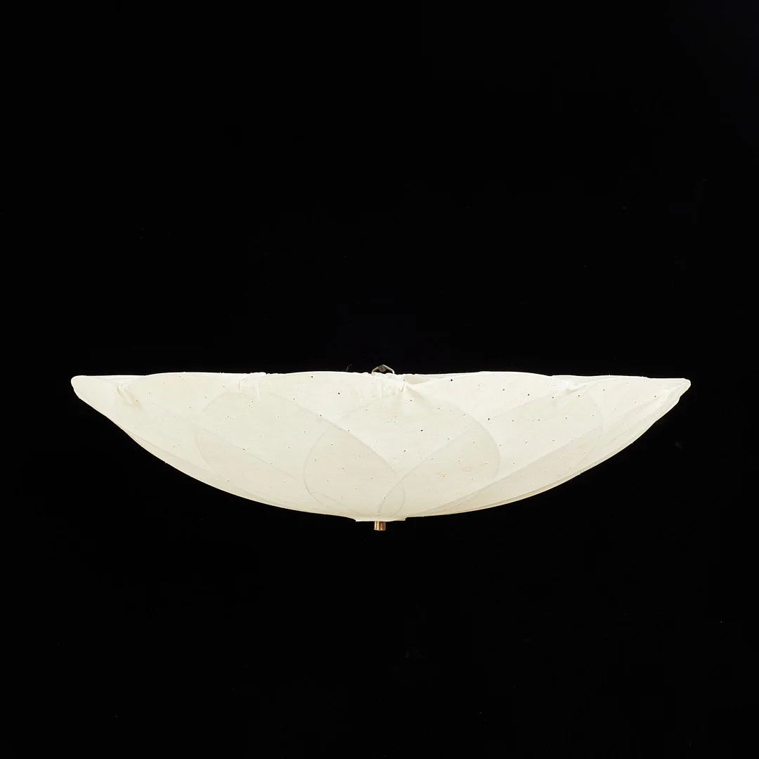 TORE AHLSÉN. Plafond, "Pia", Gärsnäs, vitt bomullstyg med hålbrodyr. — Ceiling lights — Stockholms Auktionsverk Sickla