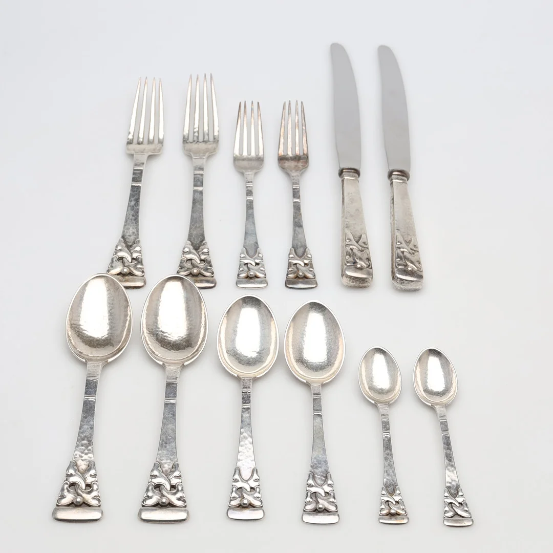 BESTICK 12 delar, silver, bruttovikt ca 695 gram. — Silver — Borås Auktionshall