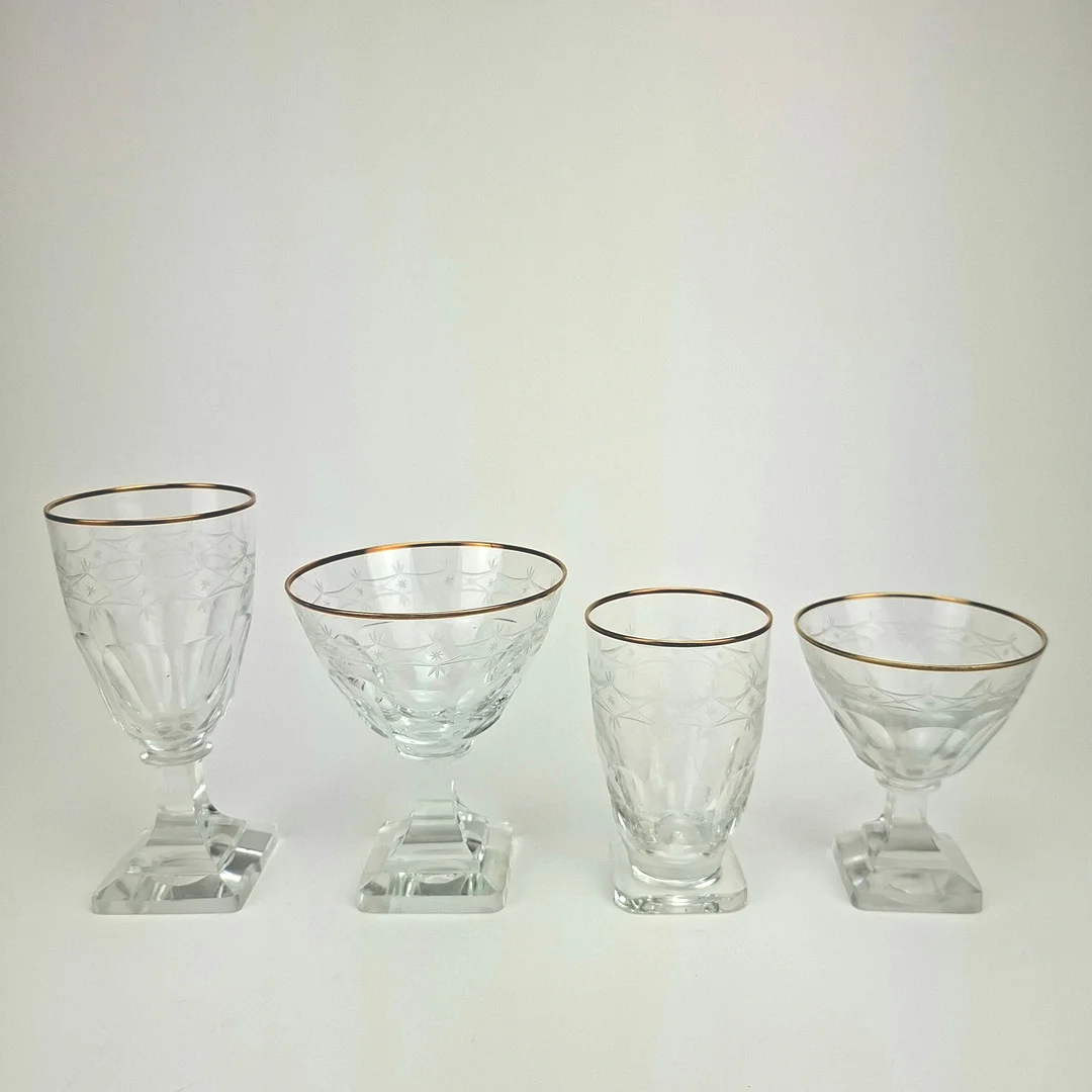 GLASSERVISDELAR, 48 delar, AB Samuelssons glas, Kosta. — Tableware — Auktionshuset Thörner & Ek