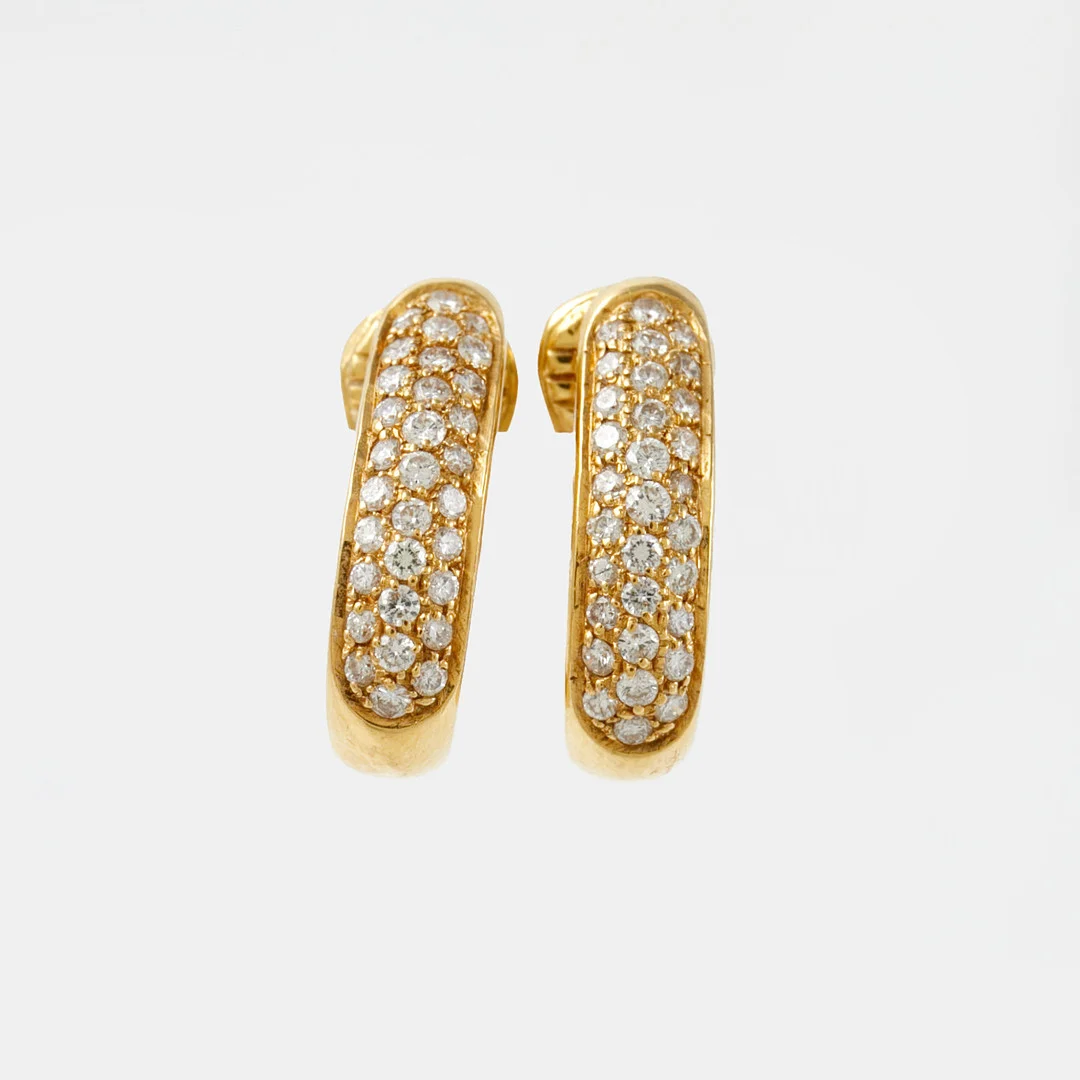 ÖRHÄNGEN, 1 par, creoler, 18 k guld, briljantslipade diamanter, totalt ca 0,73 ct. — Earrings — Stockholms Auktionsverk Sickla