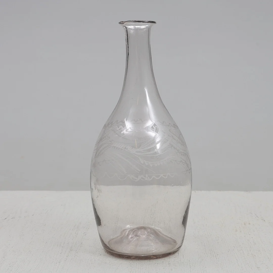 KARAFF. Etsat glas, troligen Cederbergs glasbruk. — Utility glass — Gomér & Andersson Jönköping
