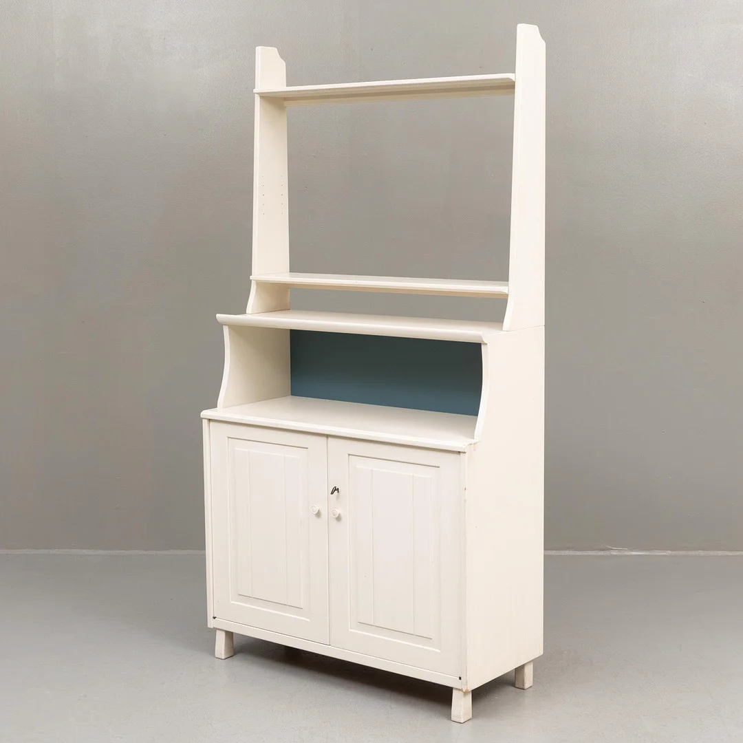 CARL MALMSTEN. Bokhylla med skåp, "Visingsö", Åfors Möbelfabrik eller Svensk Fur. — Cupboards, Cabinets & Shelves — Garpenhus Auktioner