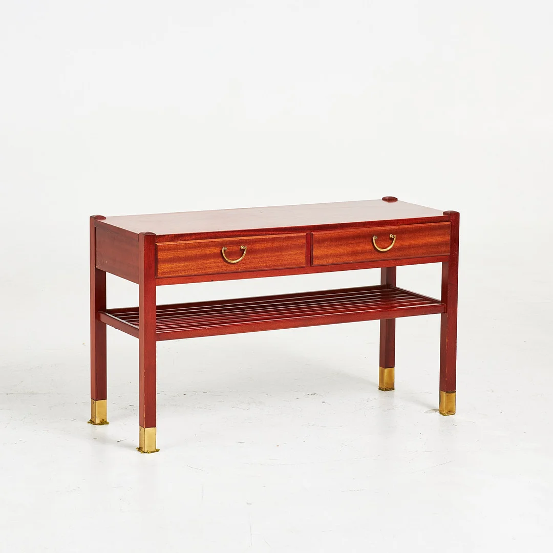 HALLMÖBEL, mahogny, detaljer i mässing, sannolikt David Rosén för NK. — Cupboards, Cabinets & Shelves — Stockholms Auktionsverk Sickla