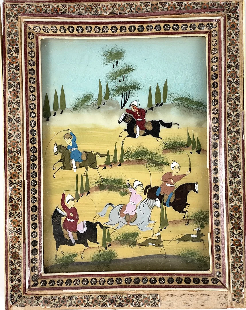 OIDENTIFIERAD KONSTNÄR. Glasmålning, jaktscen, orientalisk, ram i miniatyrmosaik. — Paintings — Roslagens Auktionsverk
