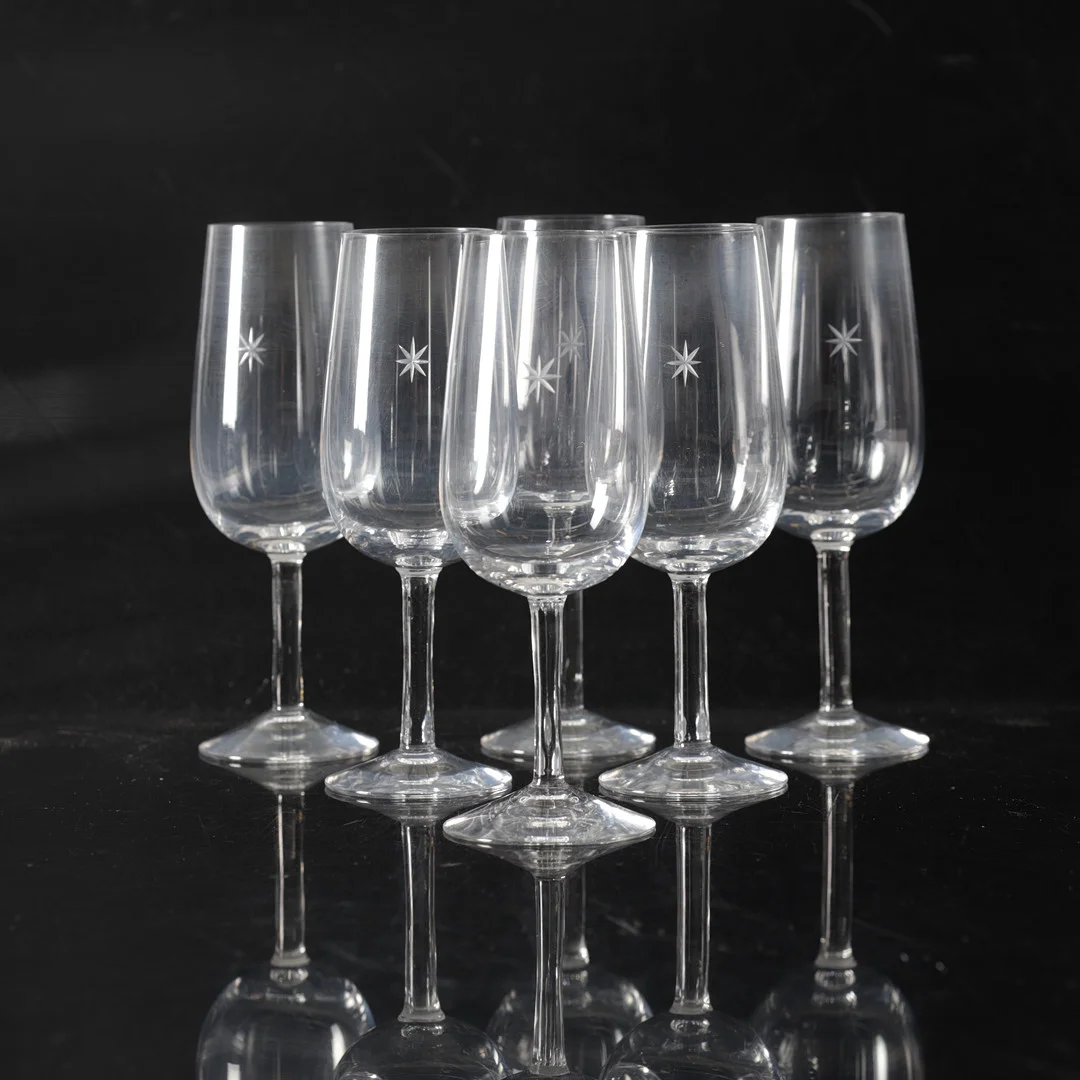 SIGNE PERSSON-MELIN. Glas på fot, 6 st, Kosta Boda. — Tableware — Gomér & Andersson Nyköping