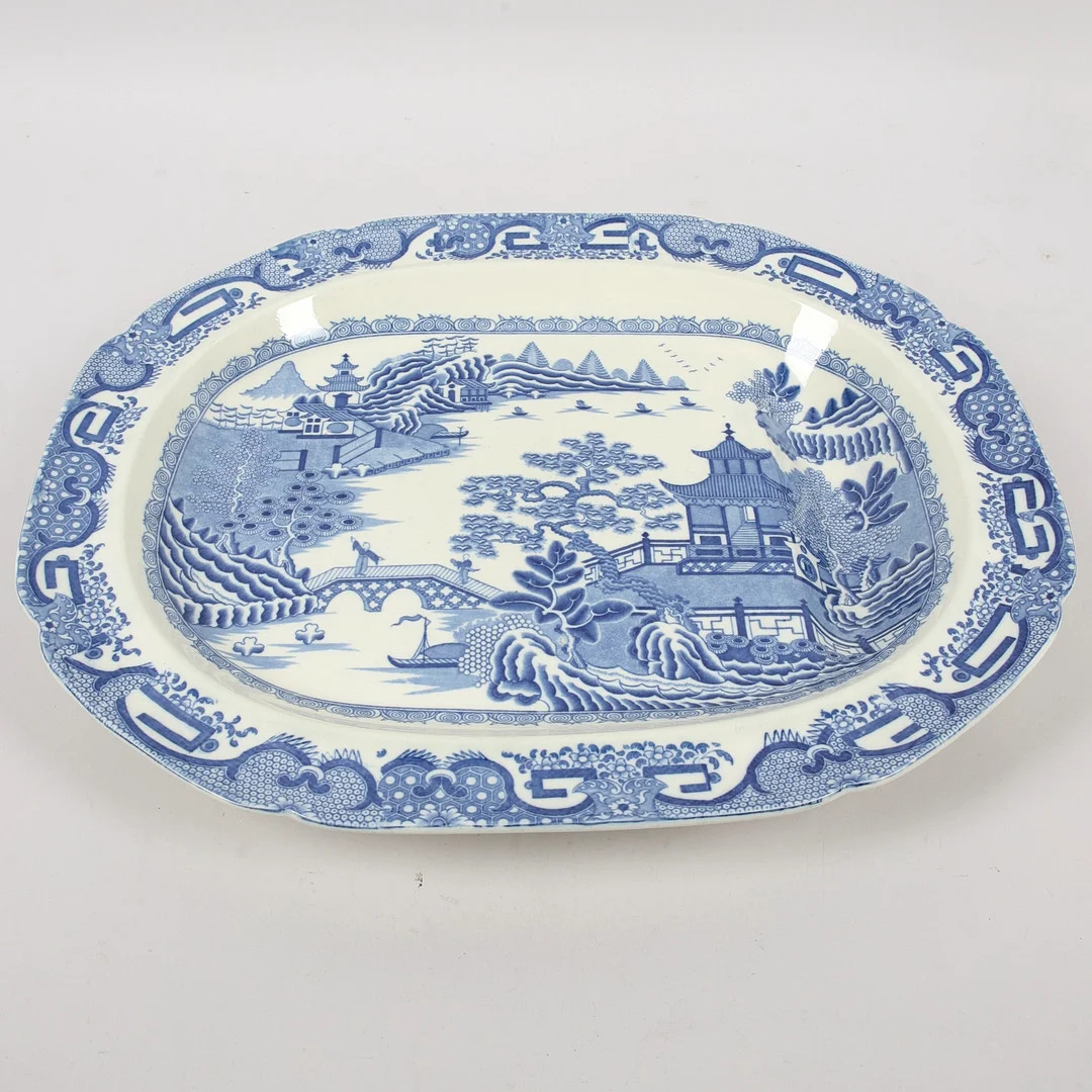 STEKFAT, porslin, 1800/1900-tal. — Tableware — Ekenbergs Auktioner