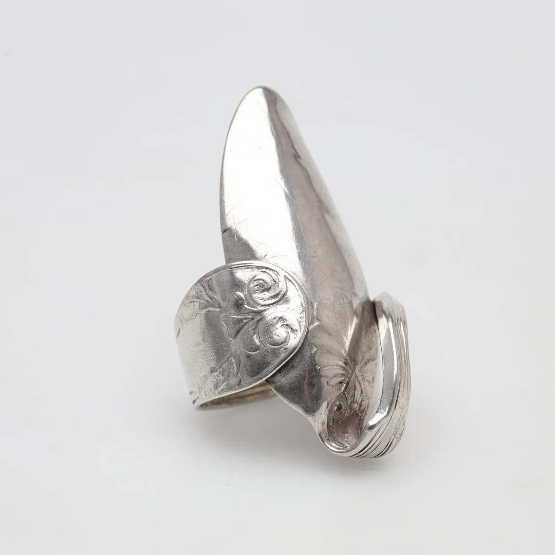 RING, silver, vikt ca 13 gram. — Rings — Borås Auktionshall