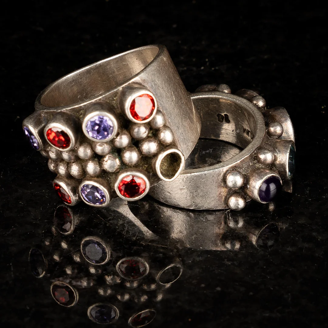KUMKUM, silverringar, 2 del. — Rings — Norrlands Auktionsverk
