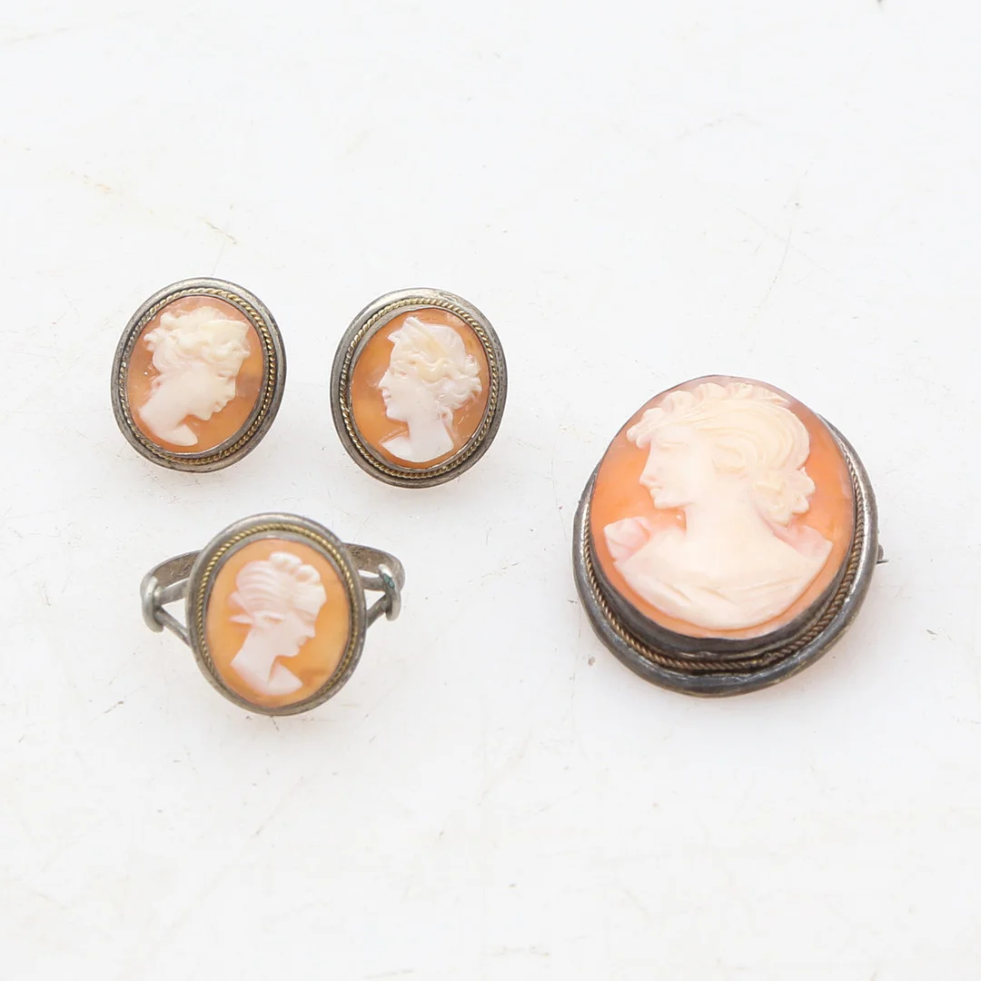 Set comprising a ring, earrings and a brooch/pendant with cameo. — Brooches & Pendants — Balclis