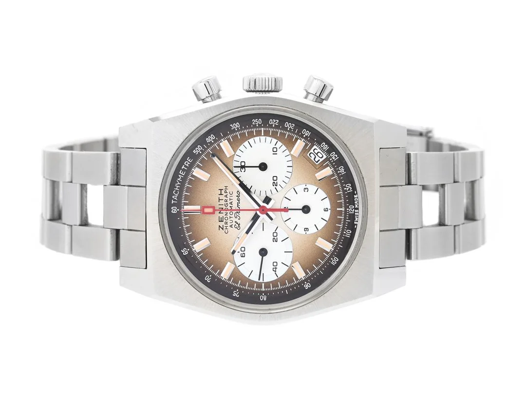 ZENITH, Chronomaster Revival, El Primero, "Tachymeter", Cal 400, Verk nr. 687420, Ref nr. 03.A384.400/385.M385, Boett nr. 559326, kronograf, herrur, 37 mm, stål, automatisk, safirglas, datum, glasbaksida, originallänk, viklås, Ref nr. AR-0102, cert, augusti 2022, box, ytterkartong. — Klockor/Zenith — Kaplans