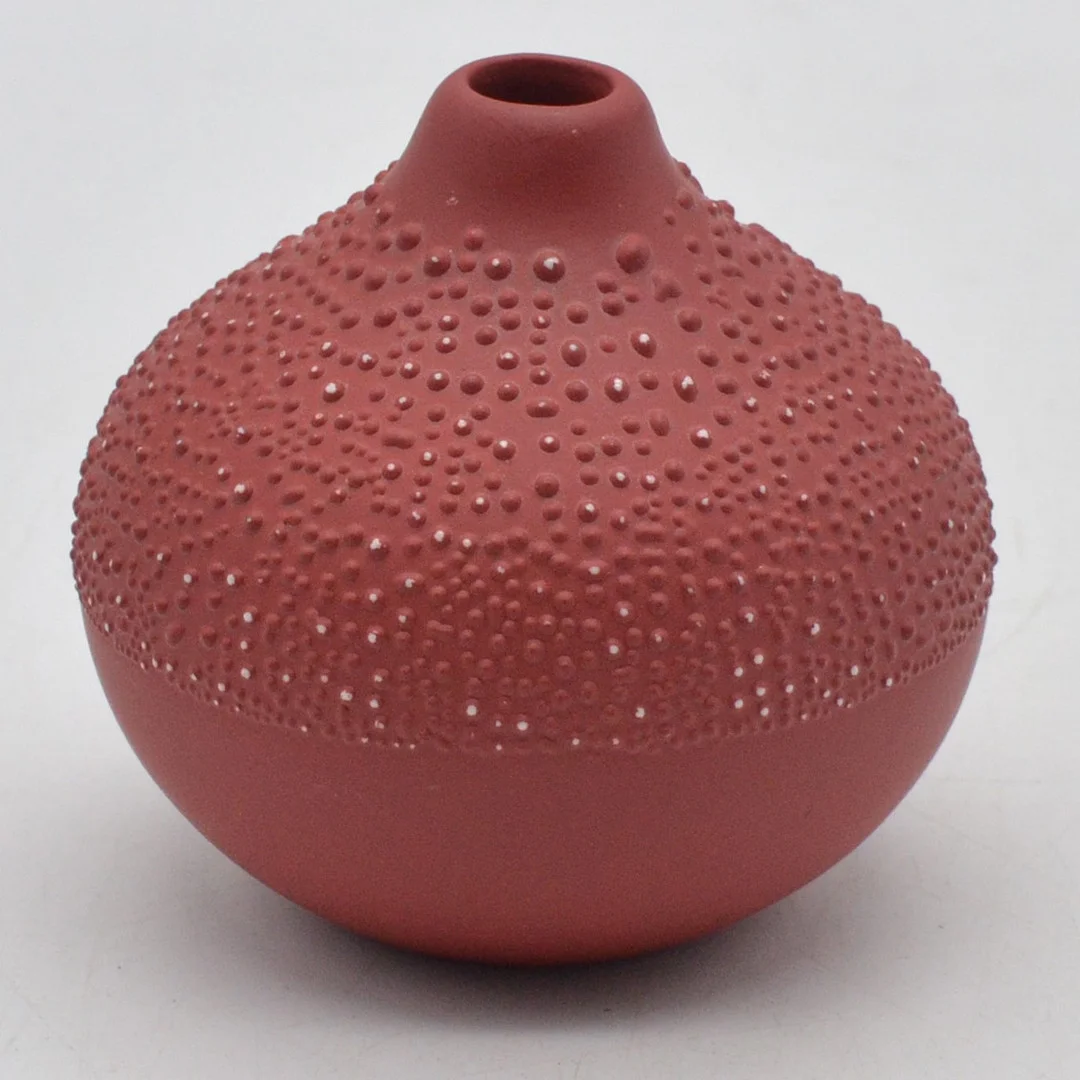 RÄDER, PERLENVASE, GLASIERTER STEINZEUG, ROSTROT MIT WEISSEN PUNKTEN, VINTAGE. — European — Kunst- und Auktionshaus Kleinhenz