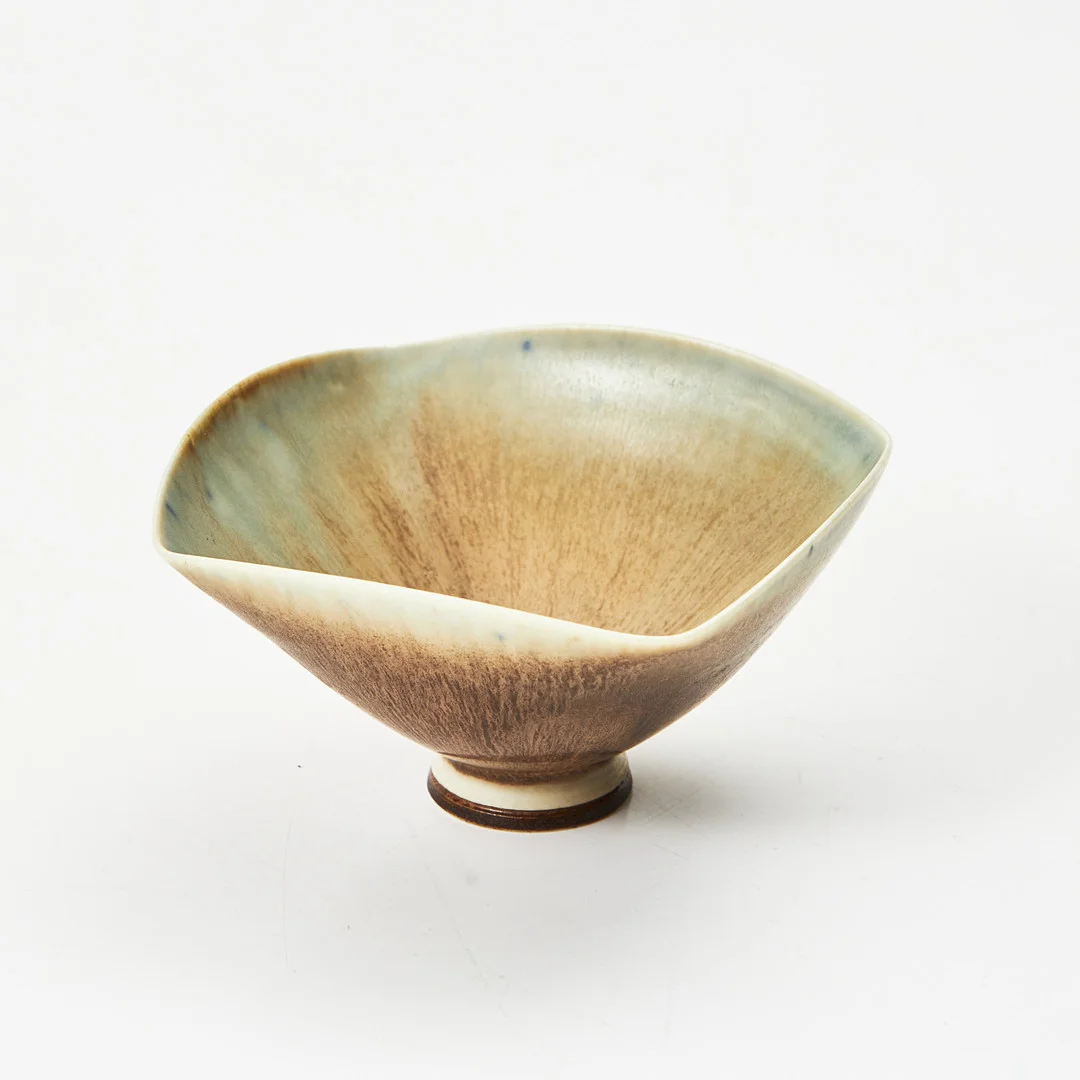 BERNDT FRIBERG. Skål, stengods, signerad, 1972, Gustavsberg Studio. — European — Stockholms Auktionsverk Magasin 5