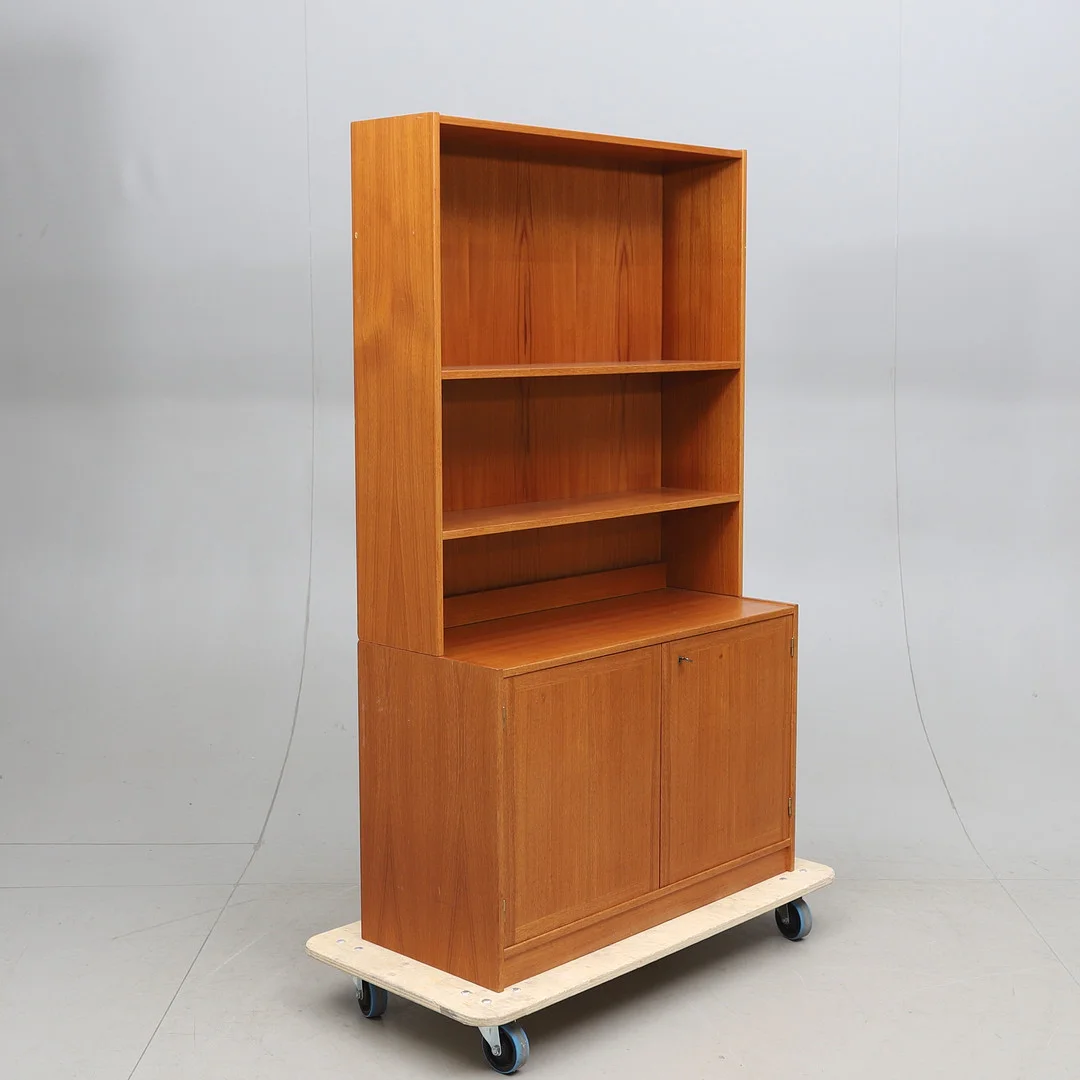 BOKHYLLA-/SKÅP, teak, 1950-/60-tal. — Cupboards, Cabinets & Shelves — Gomér & Andersson Norrköping