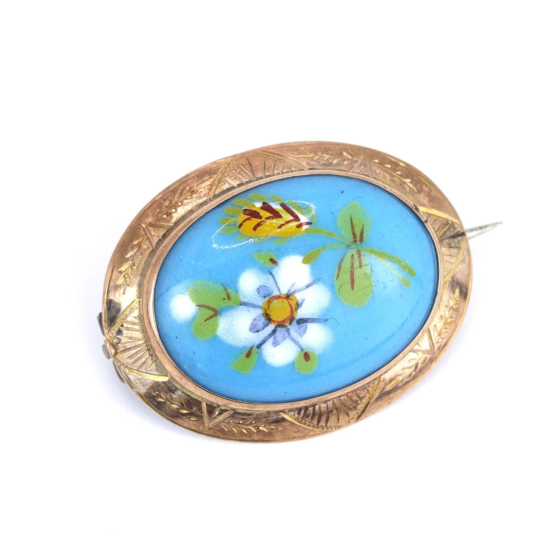 9CT GOLD HAND-PAINTED BROOCH. — Brooches & Pendants — Chalkwell Auctions