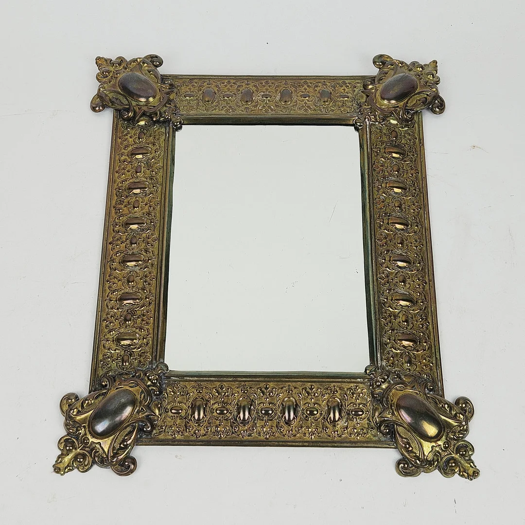 SPEGEL, mässing, 1900-talets första hälft. — Mirrors — Auktionshuset Thörner & Ek