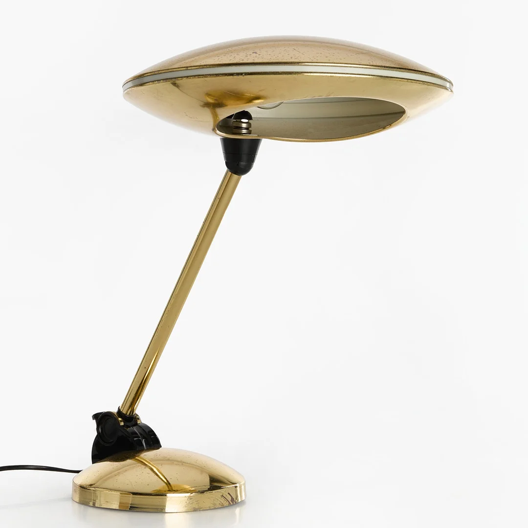 BORDSLAMPA, Italien, 1970-tal. Skärm med ljusutsläpp längs kanter. — Table Lamps — Crafoord Auktioner Stockholm