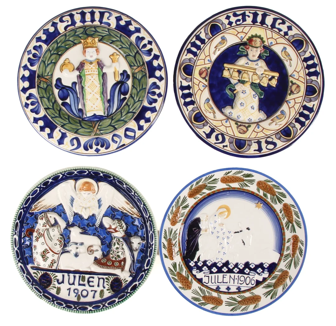 Aluminia. Christmas plates (4) — Glass, porcelain and ceramics/Vases, bowls, dishes — Lauritz