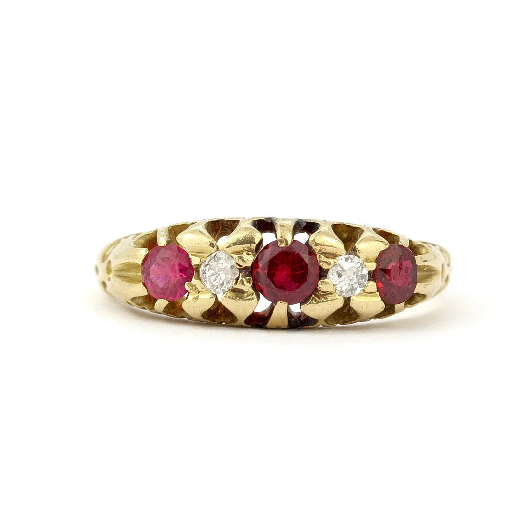 18CT GOLD DIAMOND & RUBY RING. — Rings — Chalkwell Auctions