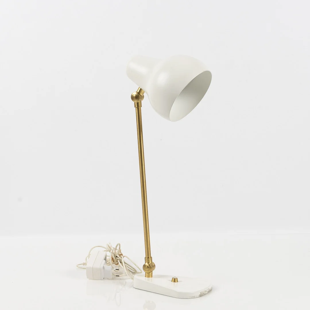 VILHELM LAURITZEN (1894 - 1984). Bordslampa "VL 38", Louis Poulsen, Danmark, 1900-talets andra hälft. — Table Lamps — Stockholms Auktionsverk Helsingborg