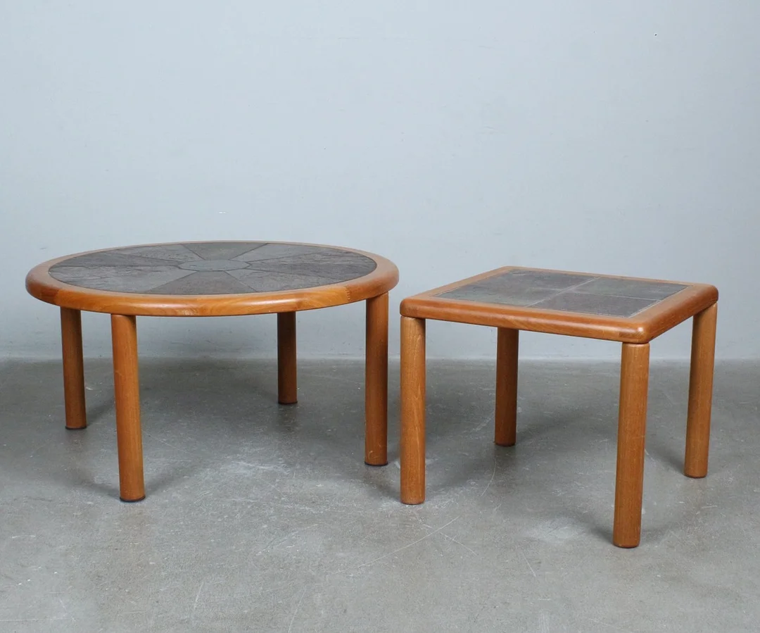 TUE POULSEN. für Haslev, Couchtische/Beistelltische, Teak, Keramik, 1960er, Dänemark. — Coffee Tables — Stockholms Auktionsverk Düsseldorf/Neuss