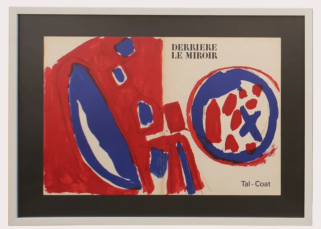 PIERRE TAL-COAT. Litografi ur Derriere Le Miroir, komposition i rött/blått, märkt Tal-Coat, ,nr 131, år 1962. — Engravings & Prints — Limhamns Auktionsbyrå