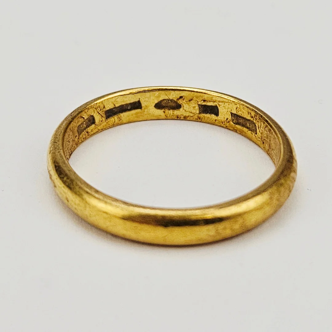 RING, guld, 20K, vikt ca. 7,1 gram. — Rings — Auktionshuset Thörner & Ek