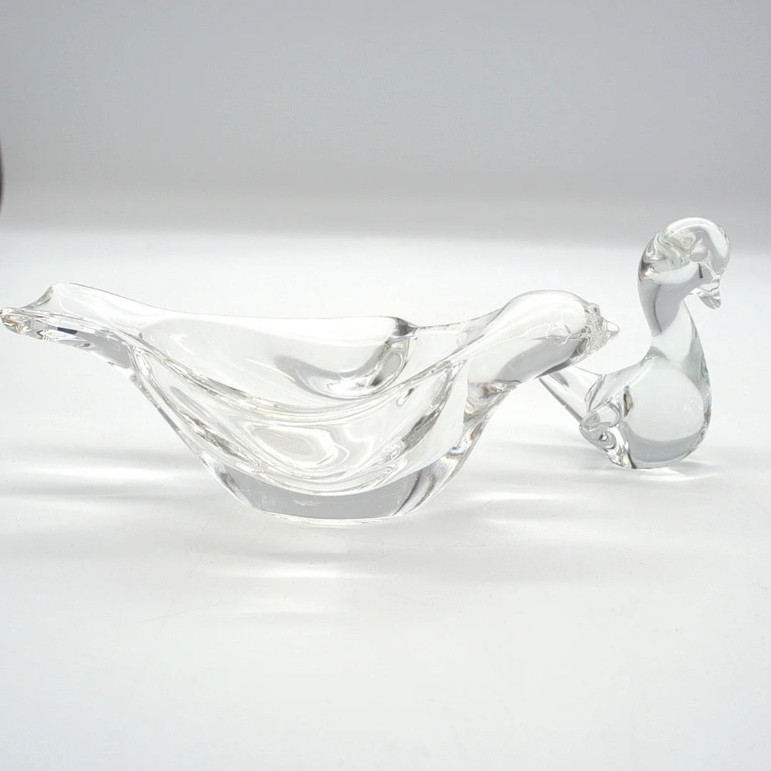 SET AUS 2 BLEIKRISTALLFIGUREN ALS PLASTISCHER VOGEL. — Art glass — Kunst- und Auktionshaus Kleinhenz