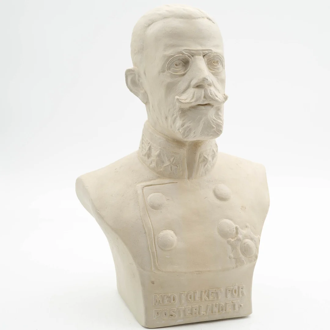 FRANS TÖRNEGREN. BYST, Gustaf V, gips, signerad, daterad 1915. — Sculptures & Bronzes — Norrlands Auktionsverk