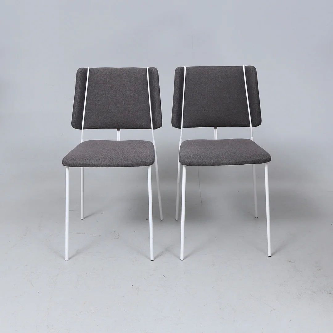 STOLAR, 2 st, "Frankie", stolar, Johanson Design, samtida, stomme i lackerad metall, stoppad sits och rygg, etikettmärkning. — Armchairs & Chairs — Gomér & Andersson Linköping