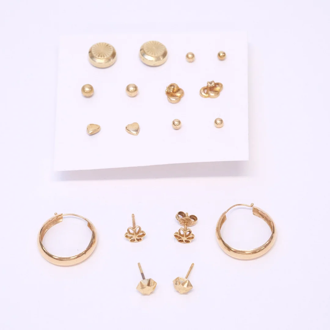 ÖRHÄNGEN, NIO PAR, 18 GULD. — Earrings — Björnssons Auktionskammare
