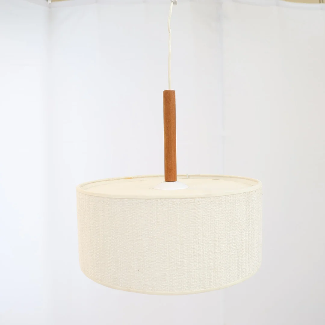 TAKLAMPA, 19650-1960-tal, textil med fäste i teak. — Ceiling lights — Falun Auktionsbyrå