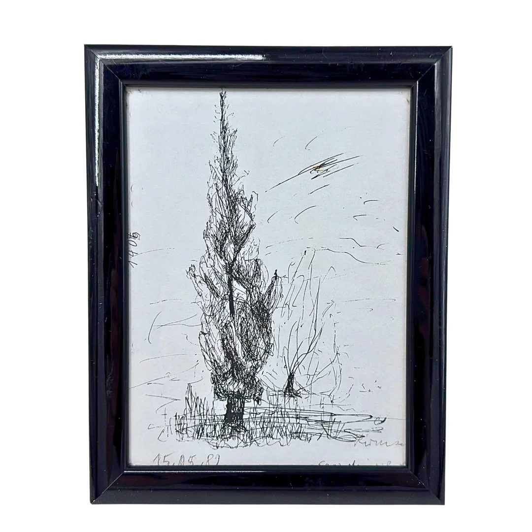 KIRMSE. ZEICHNUNG EINER ZYPRESSENSTUDIE IN EINEM SCHWARZ, GLÄNZENDEN RAHMEN GEFASST. — Engravings & Prints — Auktionshaus Stuber's Hammerschlag