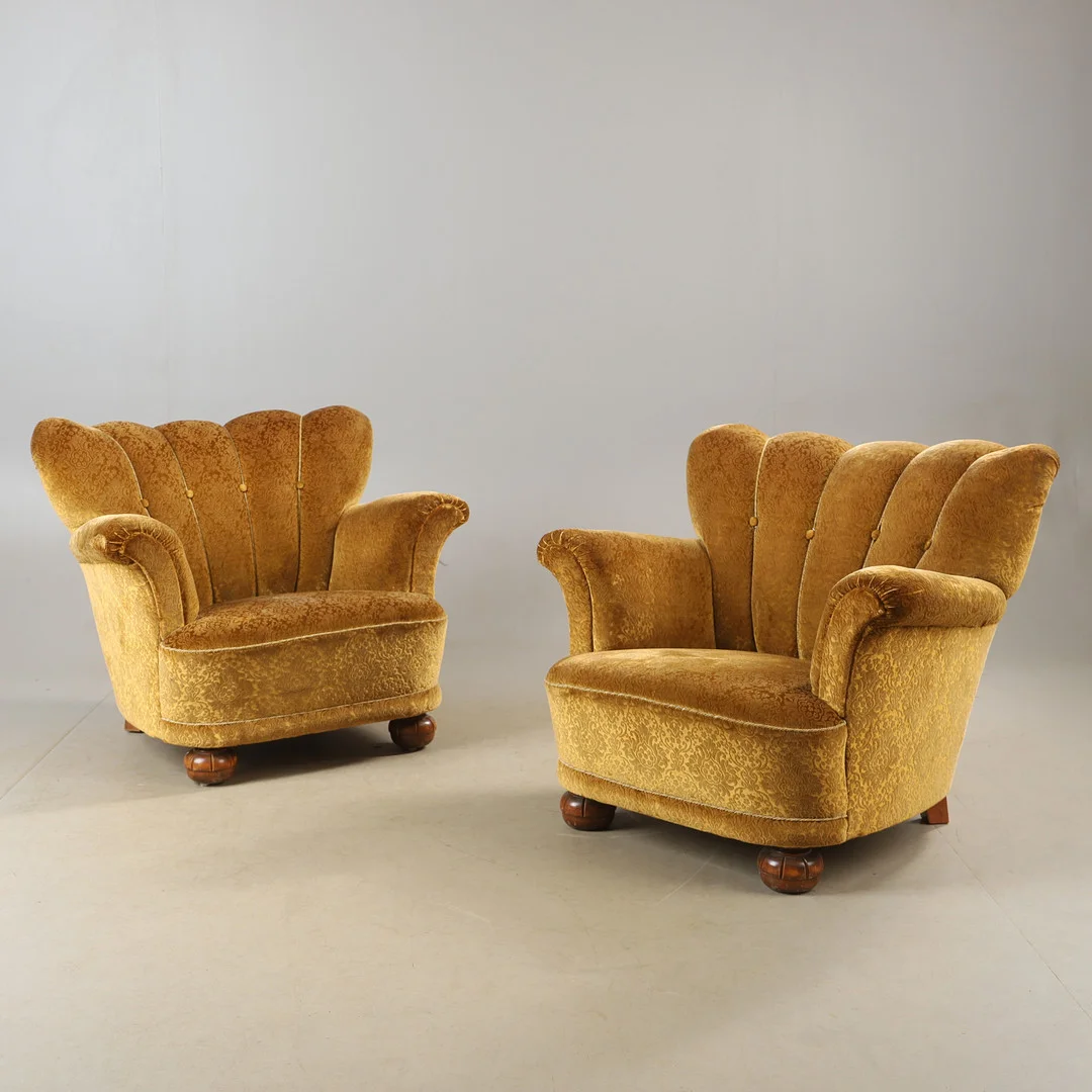FÅTÖLJER, 1 par, plyschklädsel, Swedish modern, 1930/40-tal. — Armchairs & Chairs — Helsingborgs Auktionskammare