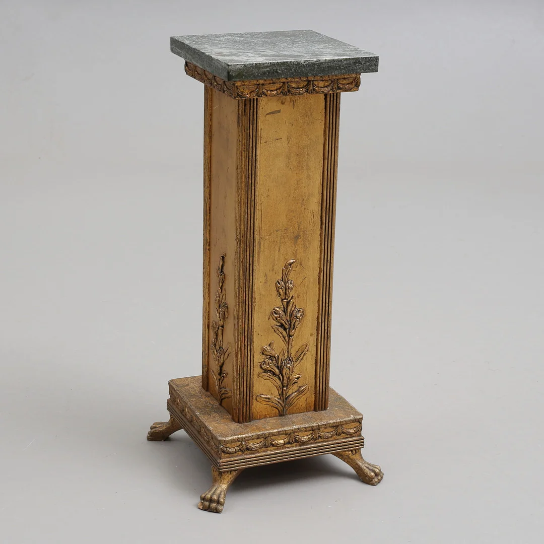 PIEDESTAL, stenskiva, 1900-tal. — Other — Auktionshuset Thelin & Johansson