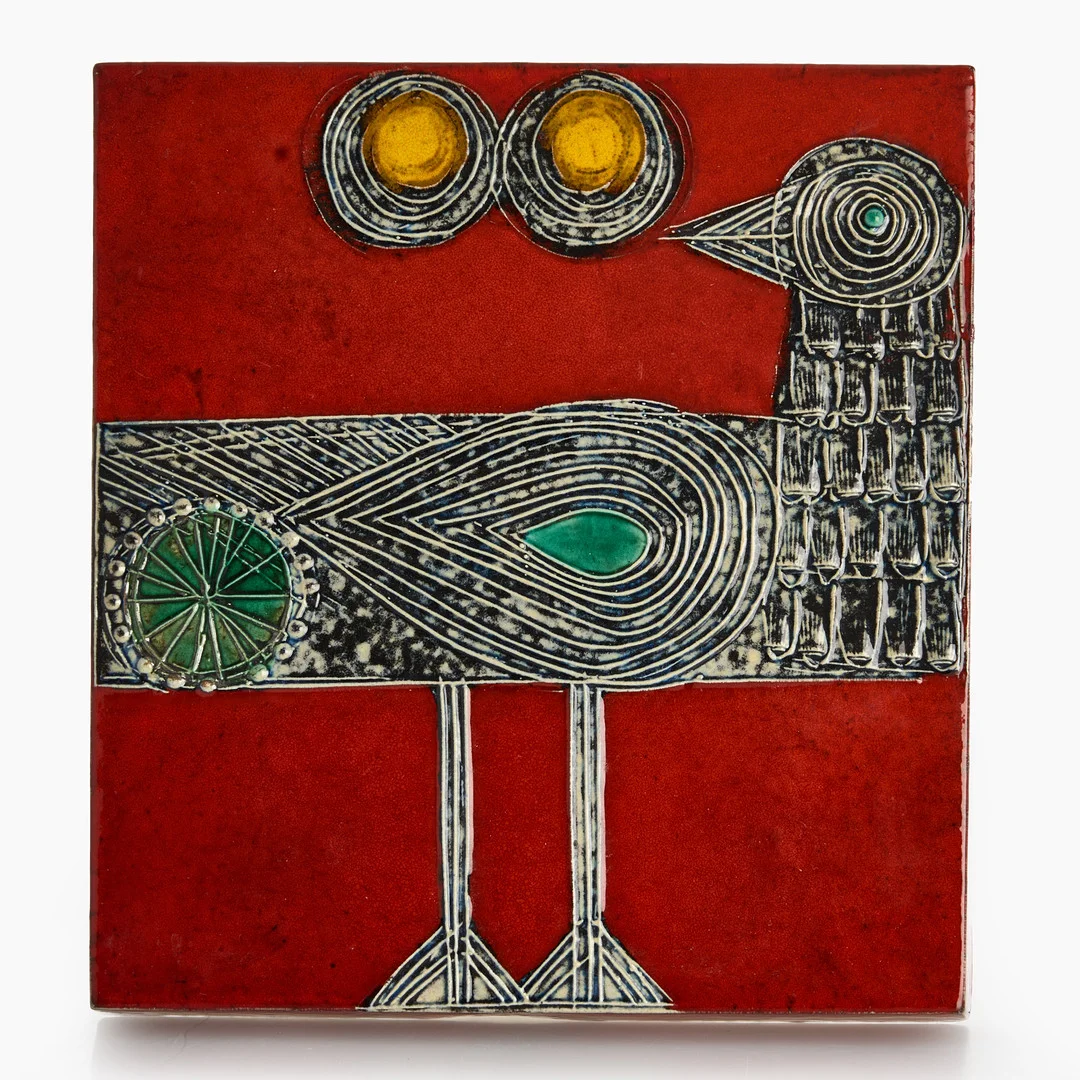 LISA LARSON (SVERIGE, 1931–2024). Väggplakett, stengods, "Drillsnäppa", Gustavsberg, i produktion 1966-1975. — European — Crafoord Auktioner Stockholm
