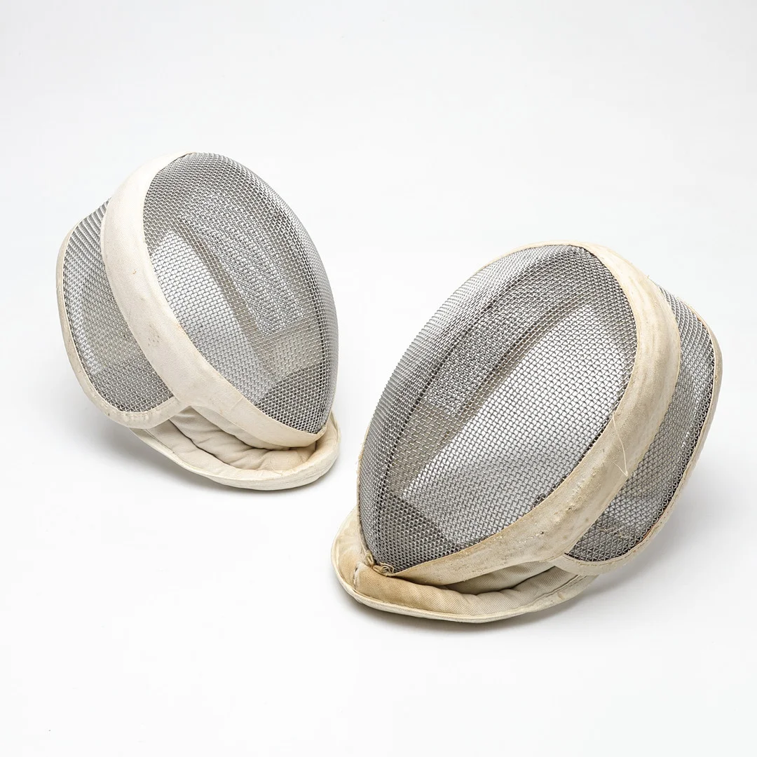 FÄKTNINGSMASKER, 2 st. — Miscellaneous — Gomér & Andersson Linköping