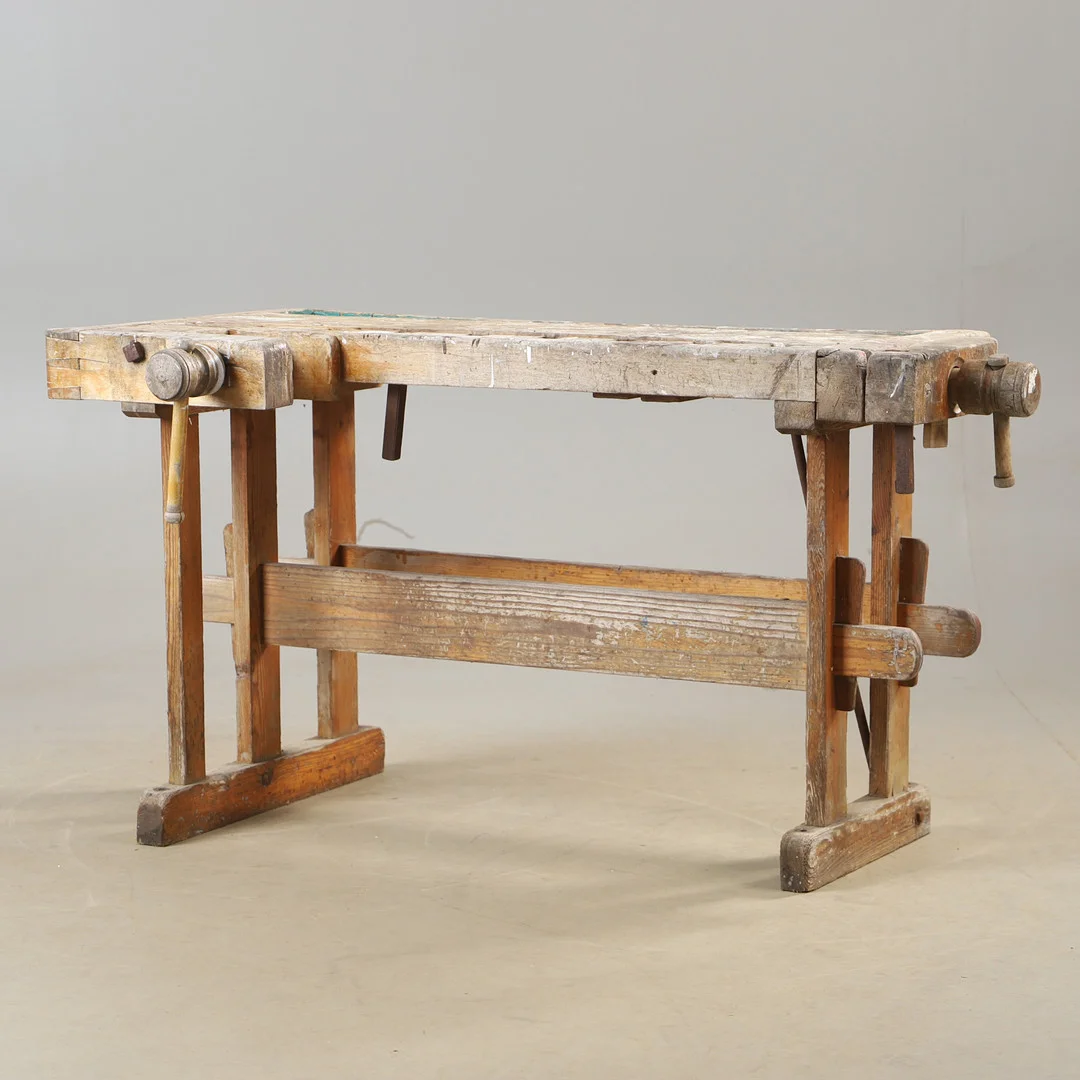 SNICKARBÄNK, furu, 1900-tal. — Other — Helsingborgs Auktionskammare
