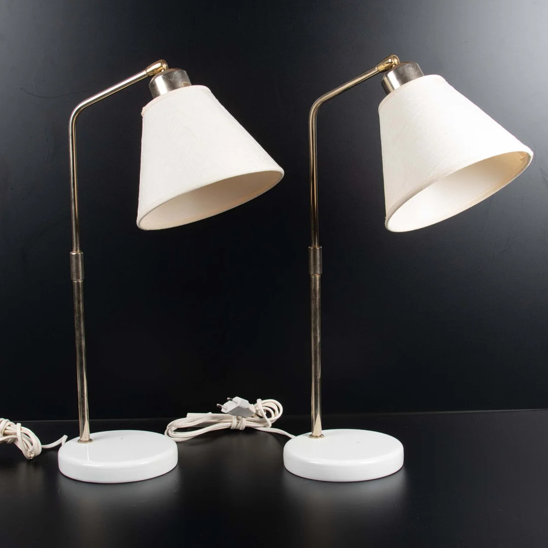 BORDSLAMPOR, ett par, 1900-talets senare del. — Table Lamps — Laholms Auktionskammare