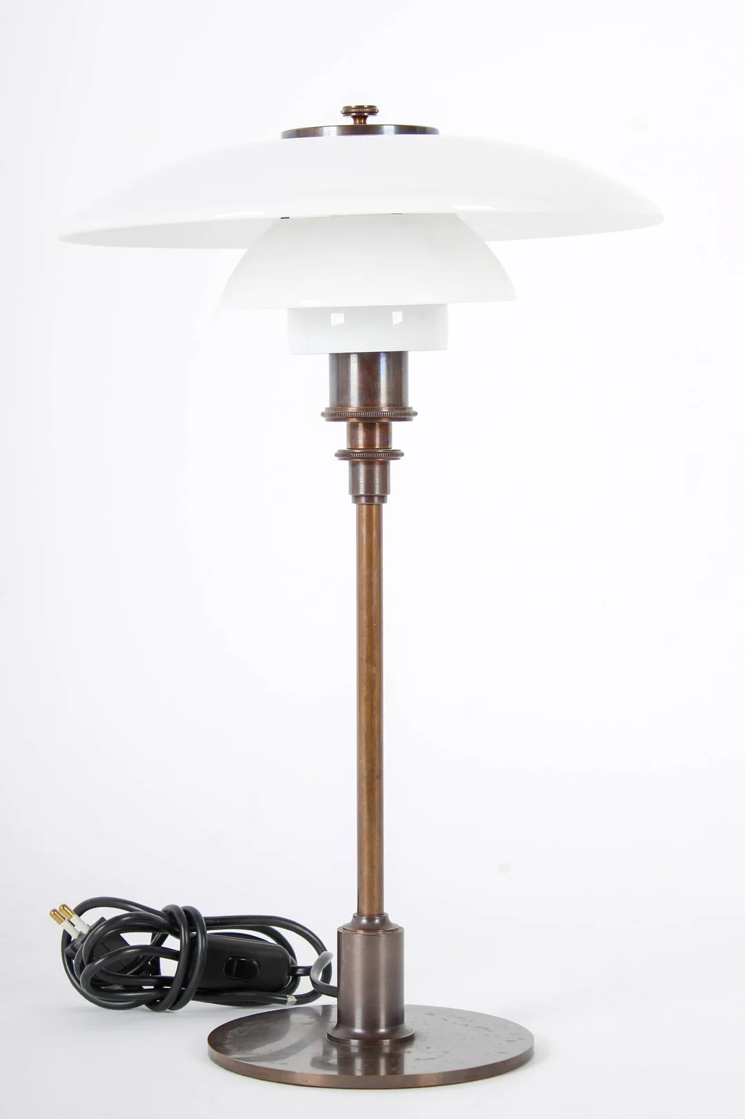 Poul Henningsen. TrePH, anniversary model — Lamps and lighting/Table lamps — Lauritz
