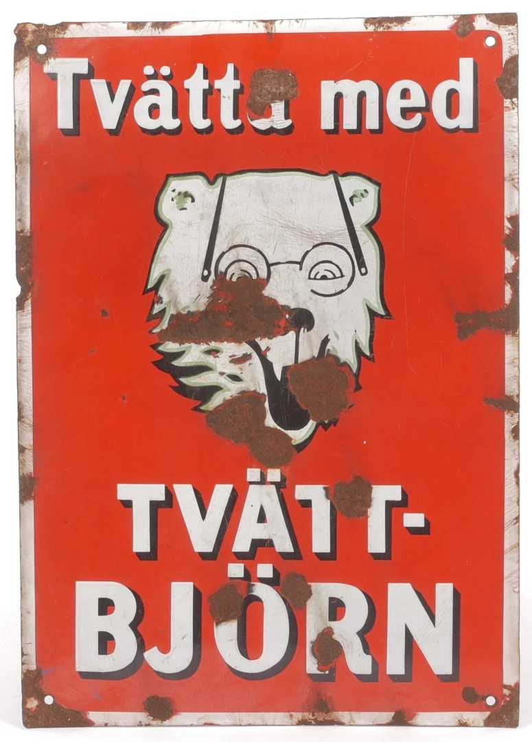 EMALJSKYLT, "Tvätta med TVÄTT-BJÖRN", 1920/30-tal. — Advertising & Signs — Auktionsfirma Kenneth Svensson i Kalmar