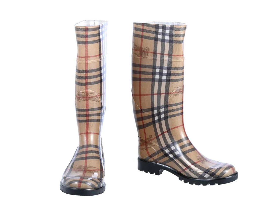 GUMMISTÖVLAR, BURBERRY, Haymarket Check, stl 37, höjd 35 cm. — Kläder/Stövlar — Kaplans