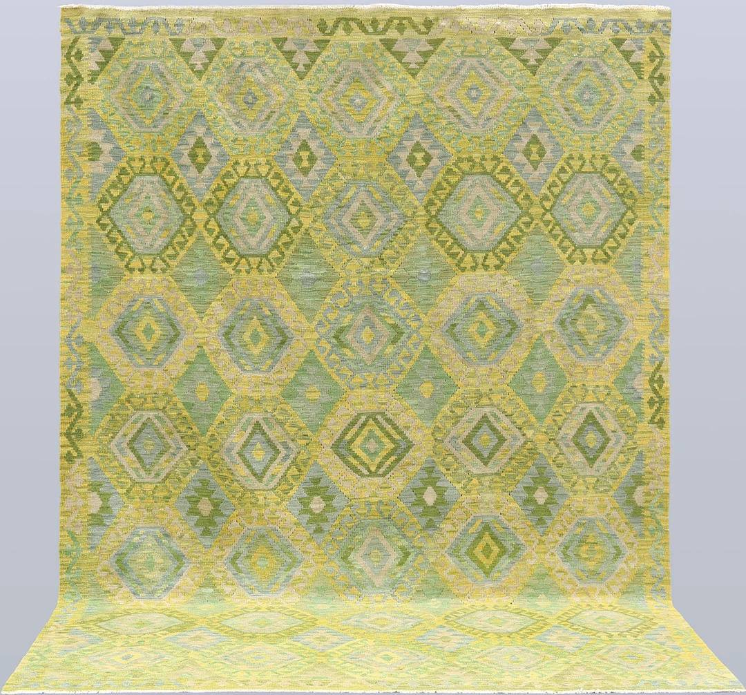 MATTA. Kelim klassisk design, 291 x 207 cm. — Oriental Carpets & Textiles — Södermanlands Auktionsverk