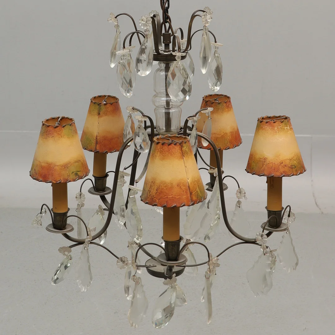TAKLAMPA med prismor, metall, 1900-tal. — Ceiling lights — Ekenbergs Auktioner