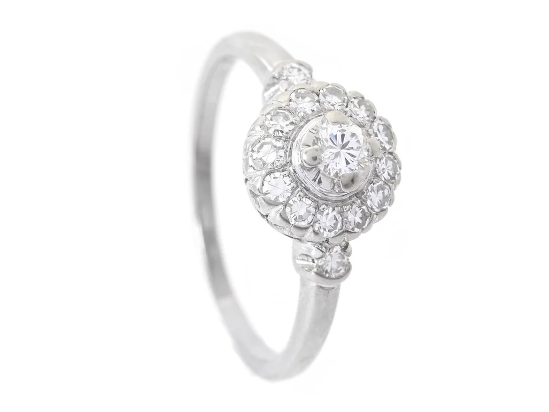 RING, 18K vitguld, briljant- och åttkantslipade diamanter, 0,48 ctv enligt gravyr, ca TW/VS, stl 19 mm, vikt 3,7 g, — Smycken/Ring — Kaplans