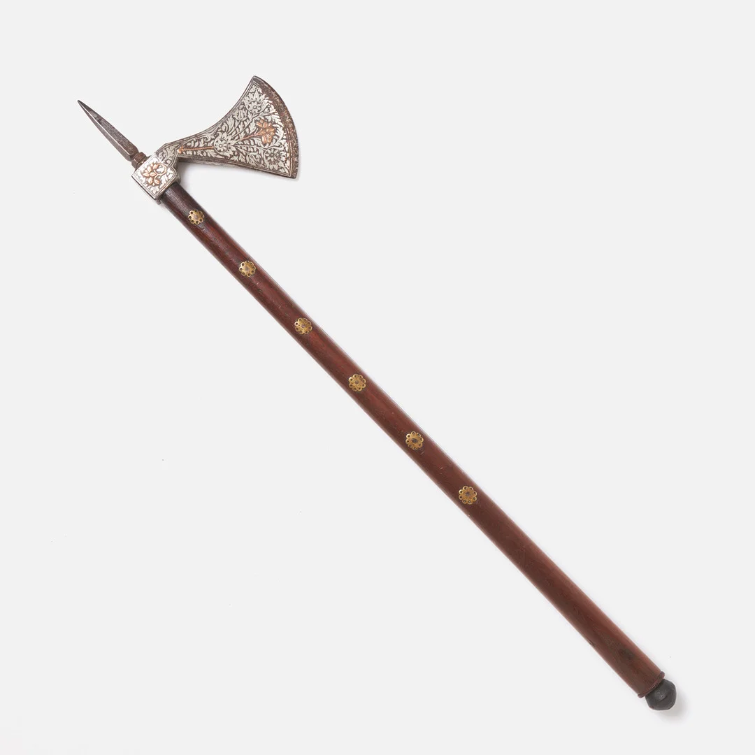 TABAR. Stridsyxa, Indien, 1800-tal. — Edged weapons — Stockholms Auktionsverk Sickla