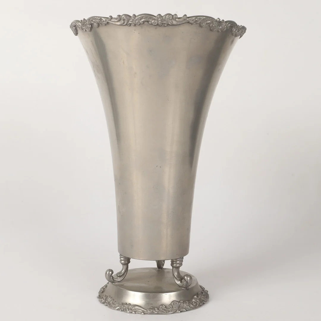 POKAL, tenn, Ernst Svedbom, 1939. — Pewter, Brass & Copper — Helsingborgs Auktionskammare