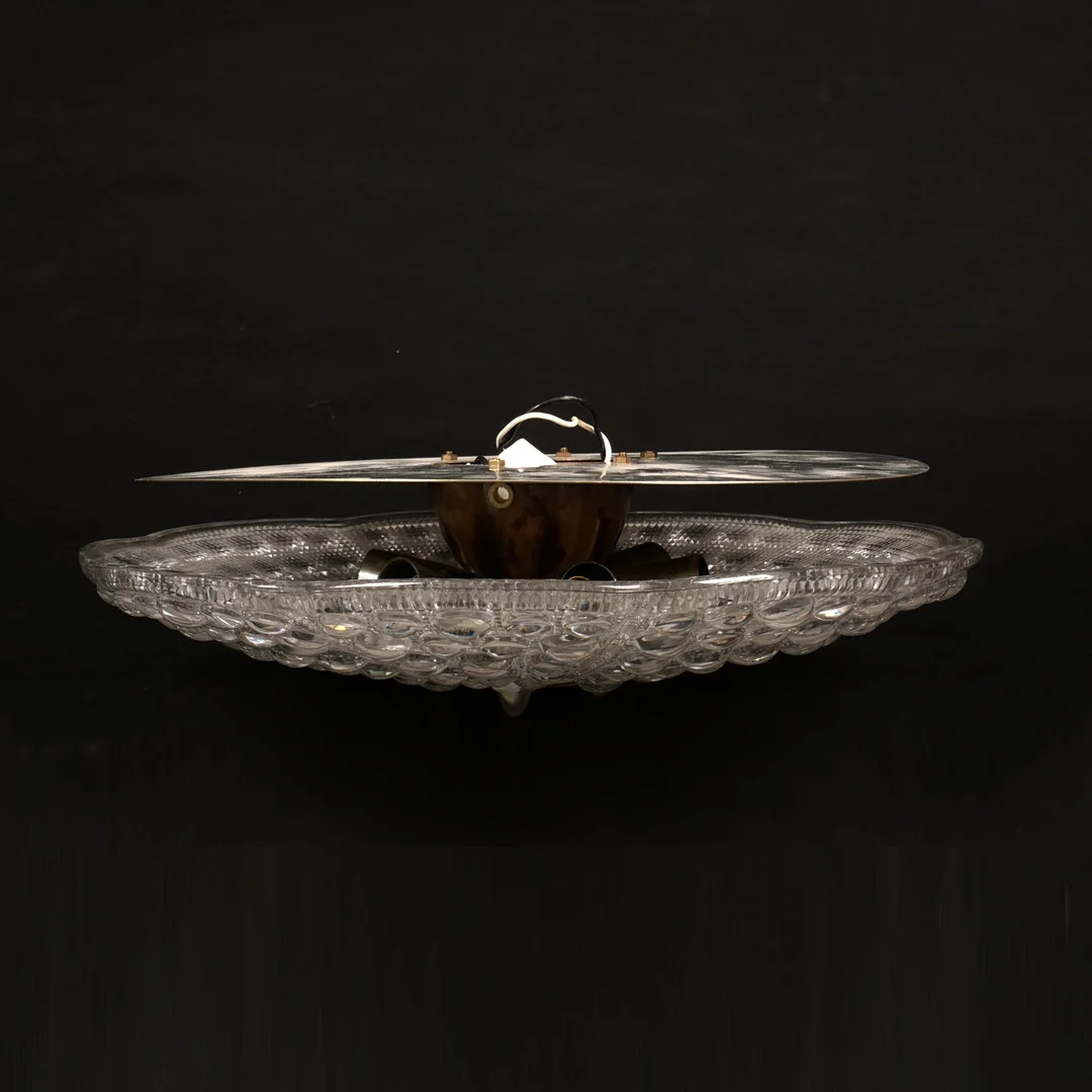 CARL FAGERLUND. Plafond, kristallglas och mässing, Orrefors. — Ceiling lights — Auktionsfirma Kenneth Svensson i Kalmar