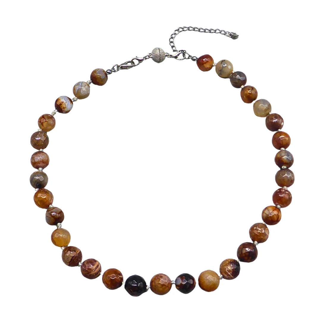 MEHRFARBIGE PERLENKETTE MIT KARABINERVERSCHLUSS. — Necklace — Auktionshaus Stuber's Hammerschlag
