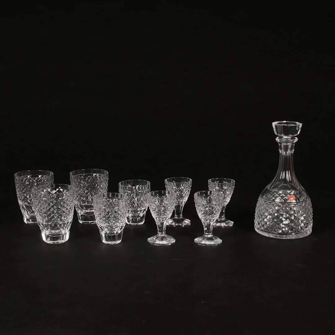 EDWARD HALD. Glasservis, 10 delar, slipat kristallglas, Orrefors, signerade, 1900-talets mitt. — Tableware — Auktionsfirma Kenneth Svensson i Kalmar