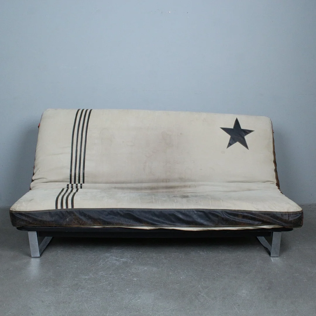 INNOVATION LIVING. Daybed / Sofa der 1990er. — Sofas & Seatings — Stockholms Auktionsverk Düsseldorf/Neuss